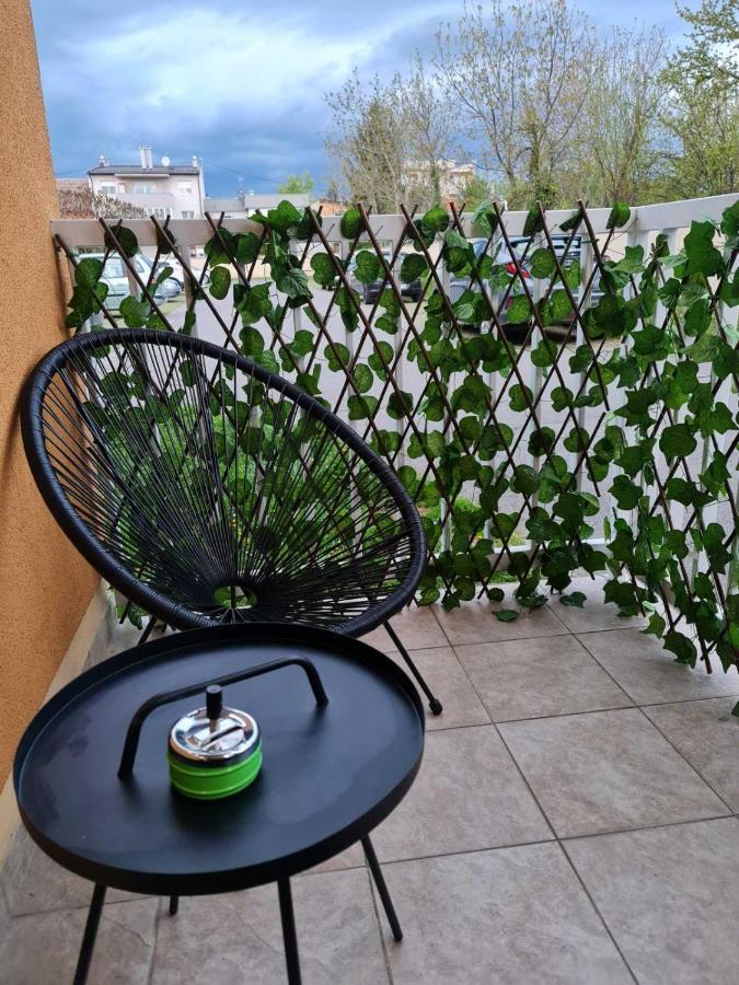 Apartman Vinyl - Self Chek-In Osijek Buitenkant foto